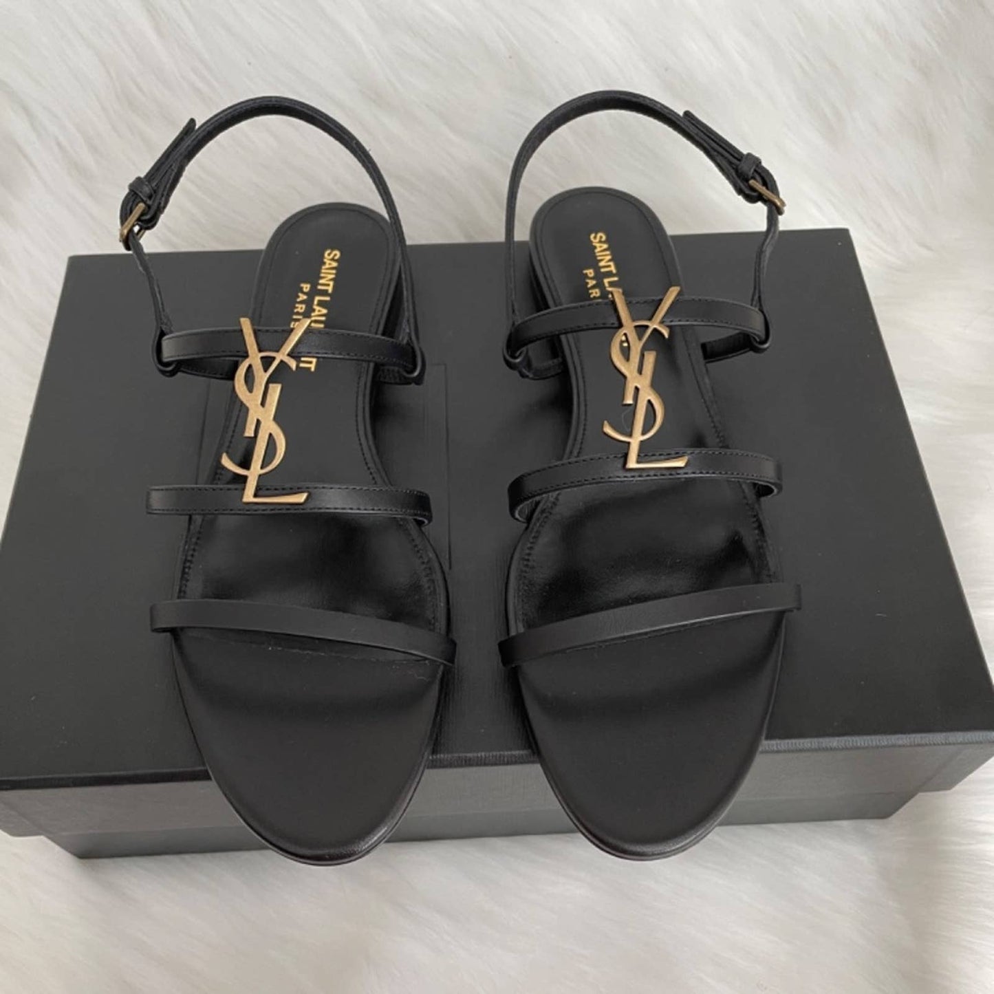 NEW Saint Laurent Cassandra Leather Flat Sandals Nero Black Gold YSL Logo 37 / 7