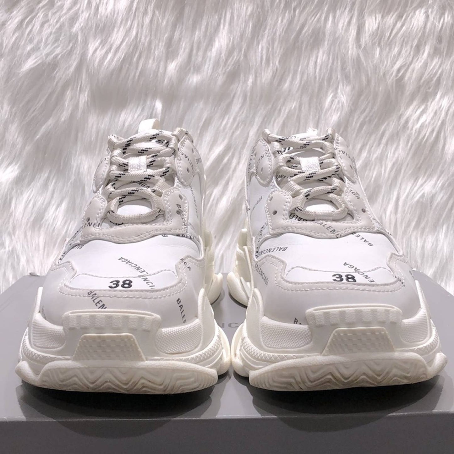 Balenciaga Triple S Sneakers in White & Black - Chunky Platform - 38 / 8