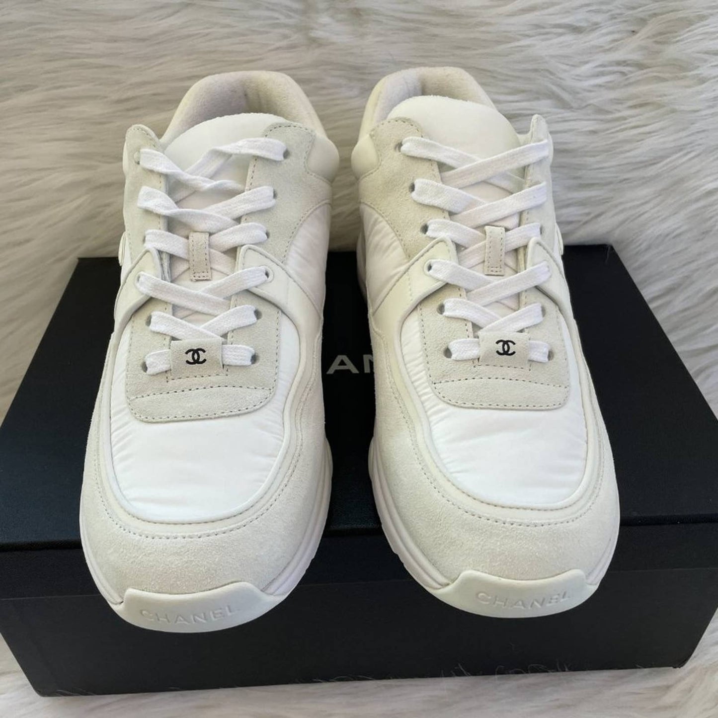 NEW Chanel 40.5 / 10.5 Interlocking CC Logo Sneakers Tennis Shoes White G34360