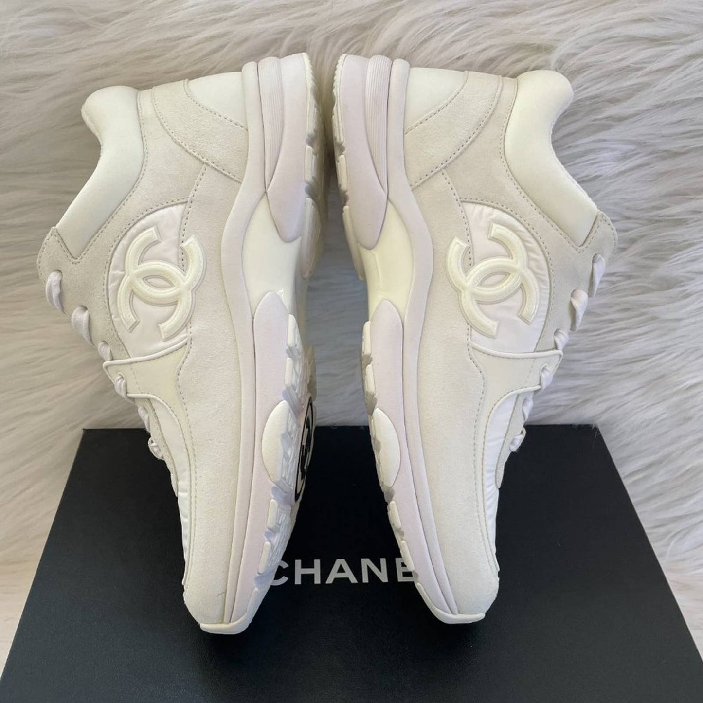 NEW Chanel 40.5 / 10.5 Interlocking CC Logo Sneakers Tennis Shoes White G34360