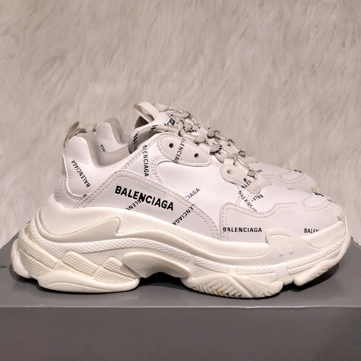 Balenciaga Triple S Sneakers in White & Black - Chunky Platform - 38 / 8