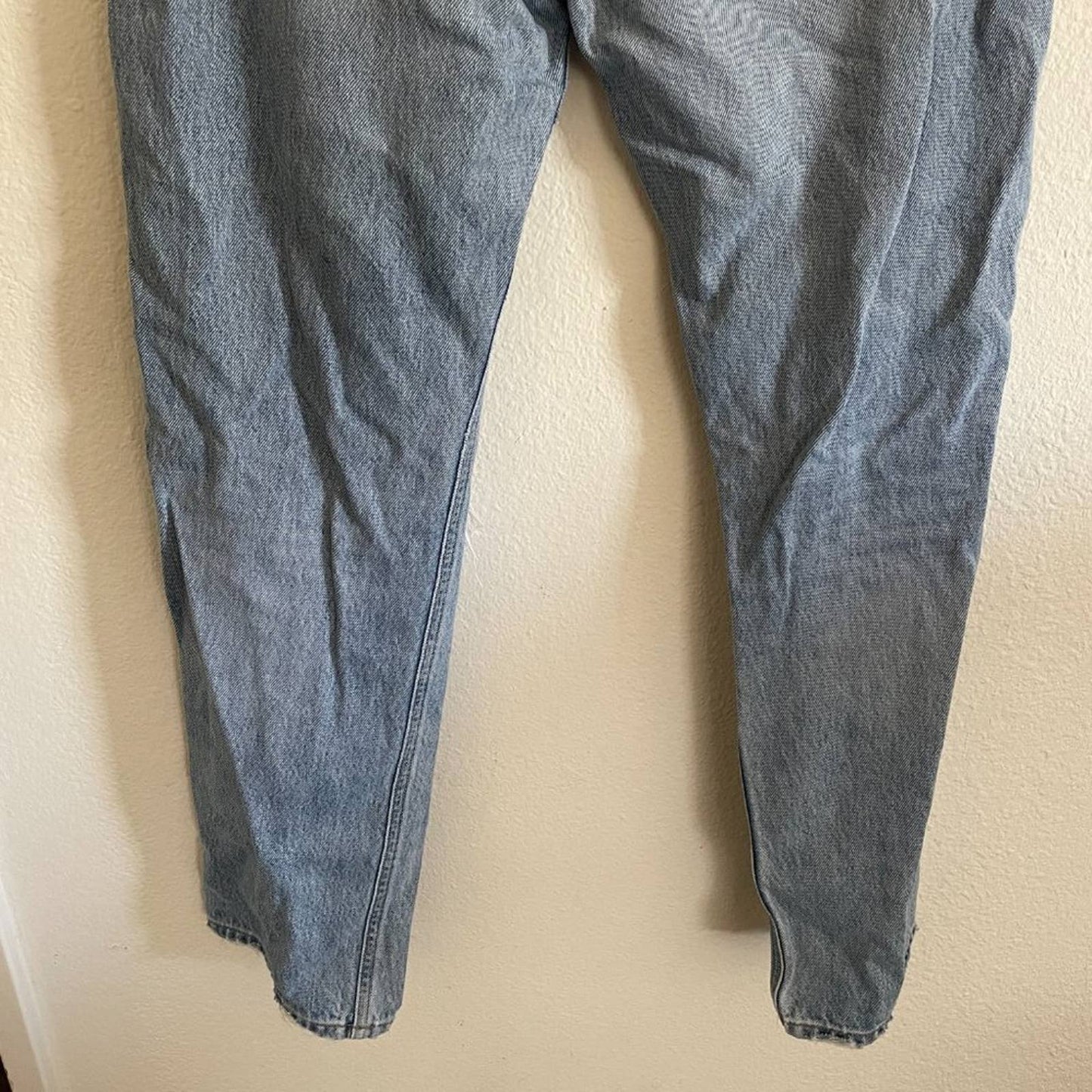 AGOLDE 90's Mid Rise Loose Fit Jeans in Fall Out Light Wash Blue Denim Boyfriend