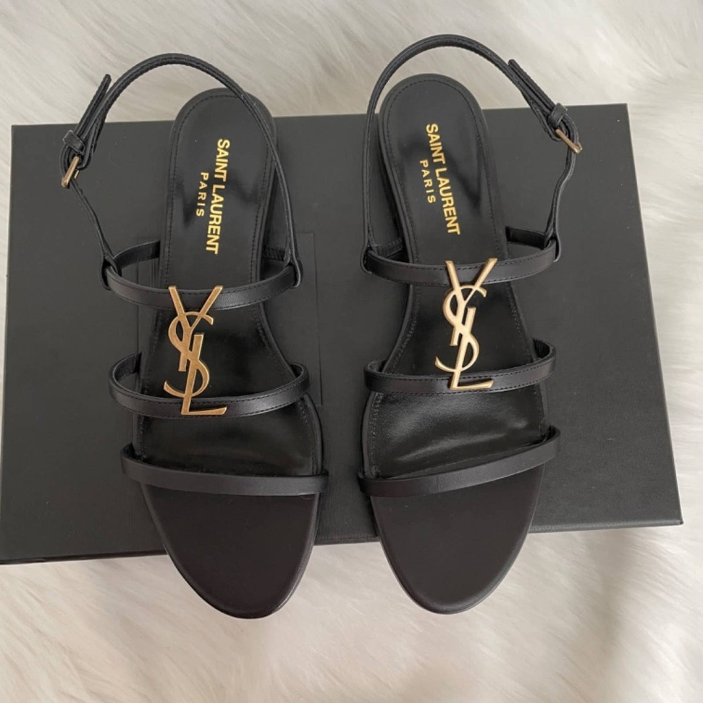 NEW Saint Laurent Cassandra Leather Flat Sandals Nero Black Gold YSL Logo 37 / 7