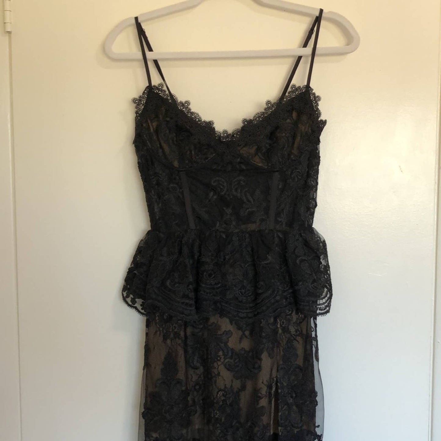 NEW V. Chapman Ophilia Dress in Black Lace Peplum Maxi Gown - 2 / XS