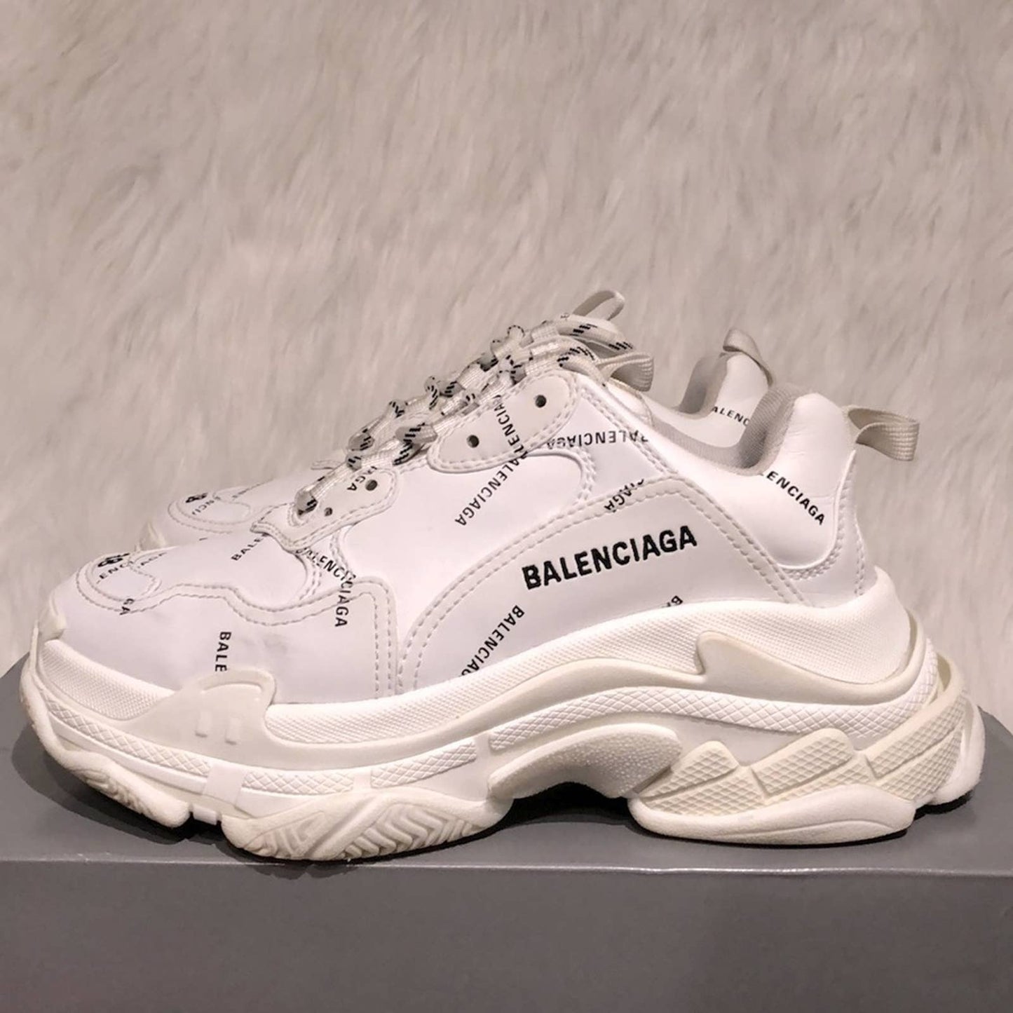 Balenciaga Triple S Sneakers in White & Black - Chunky Platform - 38 / 8